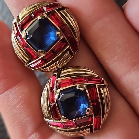 VTG Gold and Red Clip Earrings with Blue Gemstone - Picture 4 of 8